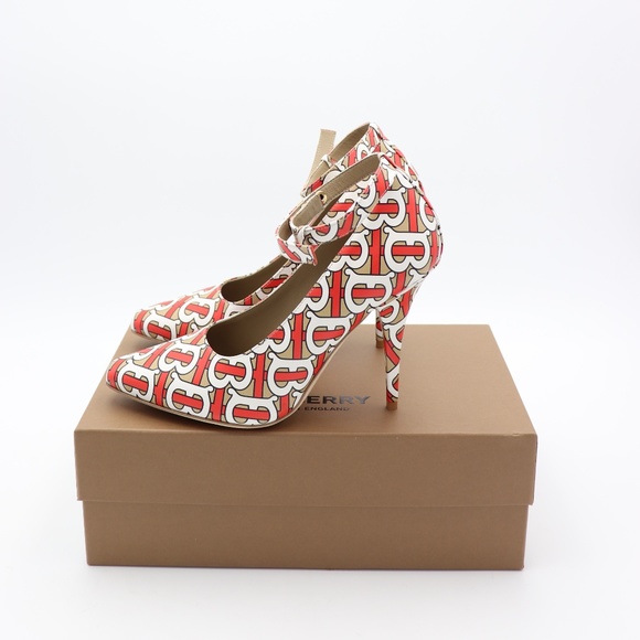 🥳HOST PICK🥳 Burberry Wiltkin Logomania Triple Stud Pumps Heels - Picture 5 of 7